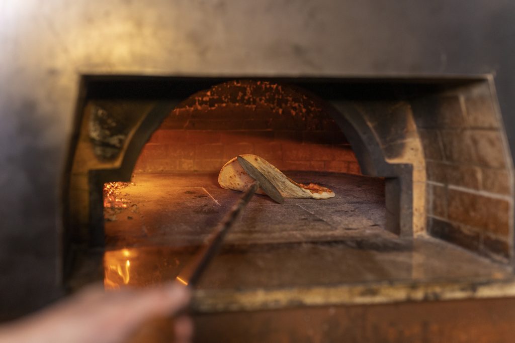 Dimensioni_forno_a_legna_Guida_alla_scelta_perfetta_per_la_tua_cucina_all_aperto_4ba89d1e59